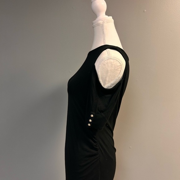 White House Black Market Cold Shoulder shirt in black - Picture 3 of 5